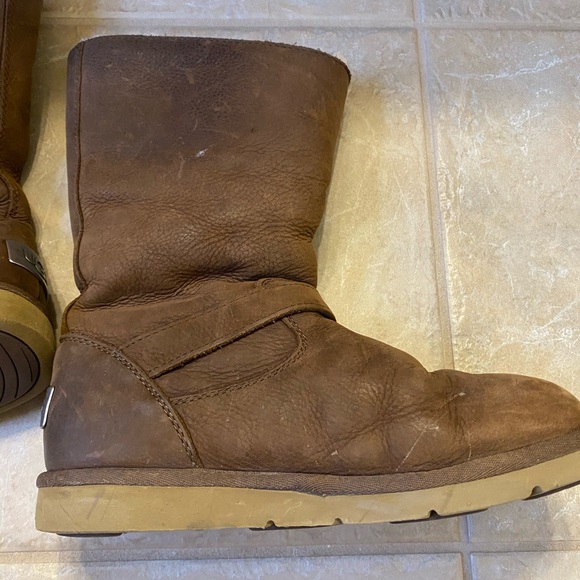 Leather ugg boots size 7 preowned - Picture 10 of 14
